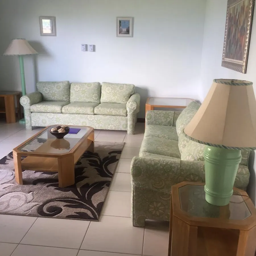 Carib Ocho Rios Fedlyn公寓